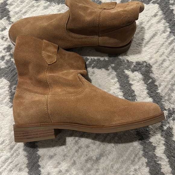 NWOT Clark’s boots - Picture 2 of 5